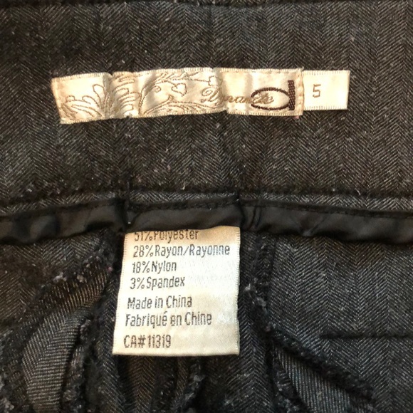 🌸 3/$25 dynamite capris - Picture 4 of 4